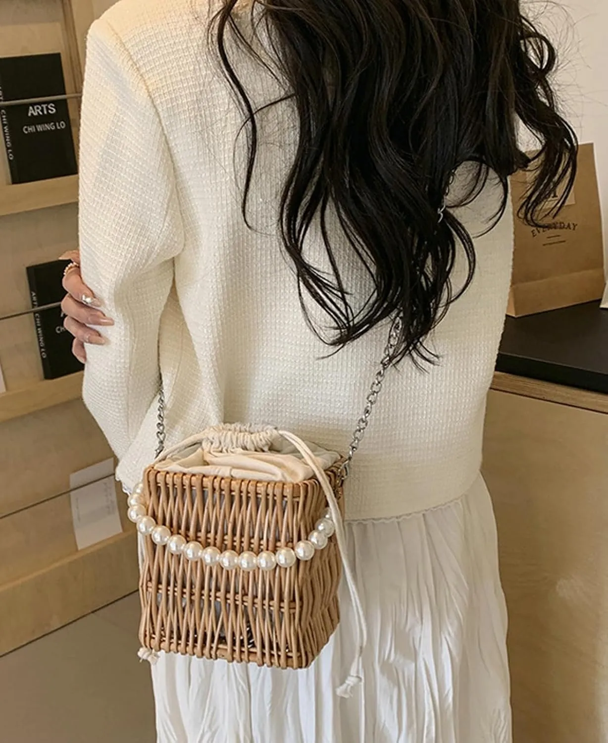 Pearl Crossbody Bucket Handbag Handwoven Mini Straw Basket Vintage Beach Bag Satchel Style Travel Vacation Daily Use